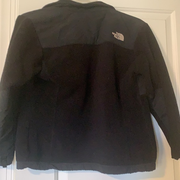 North face - Picture 2 of 2